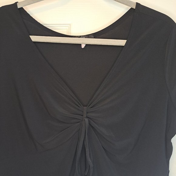 Dynamite Stretchy Black Rouched Tie Front Unique Hem Blouse Plus Size 2 - Picture 4 of 5